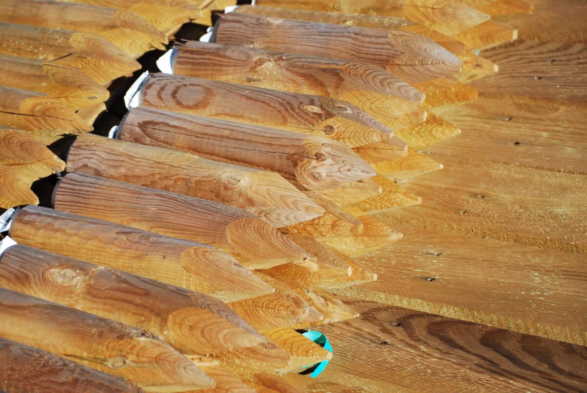 POSTE REDONDO DE MADERA CON PUNTA DE VALLA VALLA Ø 6x30 cm