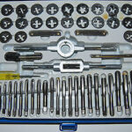 JUEGO DE 60 PIEZAS MACHOS DE ROSCAR Y MATRICES CROMO VANADIO PULGADA MÉTRICA ROSCADO X X