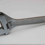 LLAVE AJUSTABLE UNIVERSAL APERTURA AJUSTABLE 8' 20CM