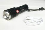 MINI LINTERNA DE BOLSILLO PORTÁTIL ZOOM LED LIGHT 2 INTENSIDAD RECARGABLE X900