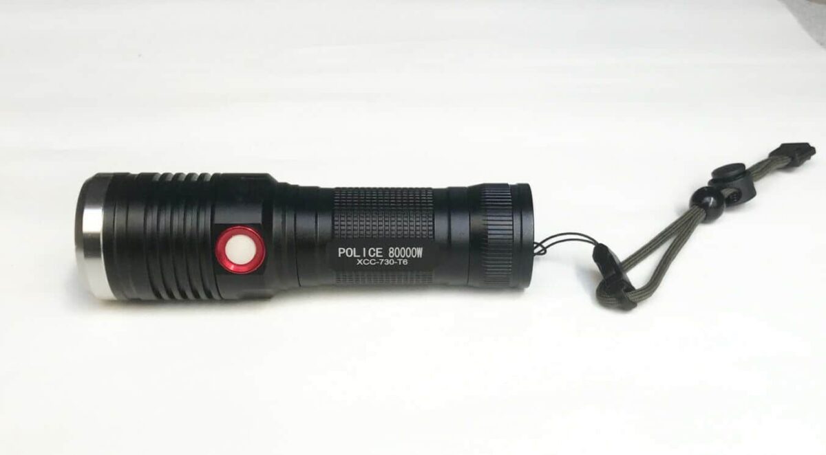 MINI LINTERNA DE BOLSILLO PORTÁTIL ZOOM LED LIGHT 2 INTENSIDAD RECARGABLE X900