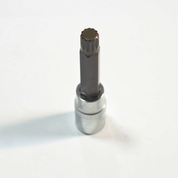 LLAVE DE TUBO ACANALADA PUNTA DE 12 MM DE LARGO 1/2" VASOS DE ACERO S2