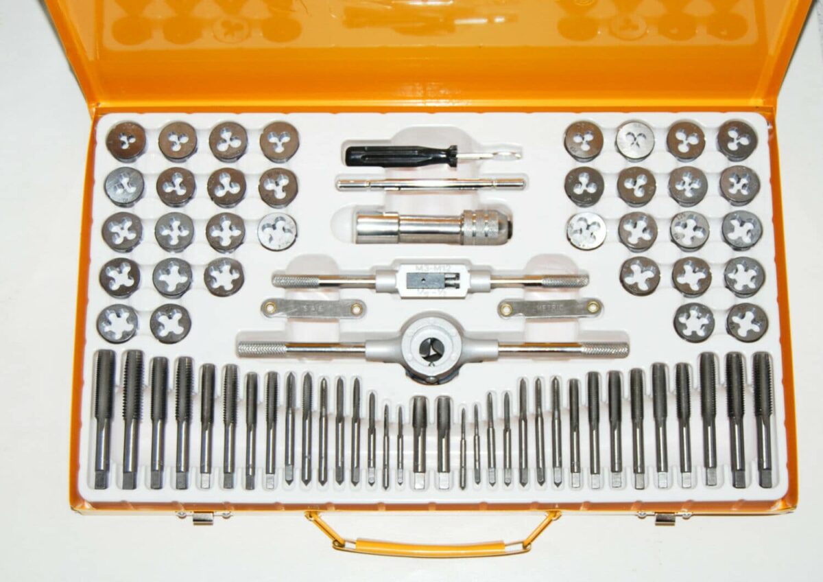 20755 KIT DE TROQUEL DE ROSCA 74 PIEZAS MACHOS HEMBRAS PASO MÉTRICO 309 H PULGADAS