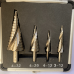 JUEGO DE 4 FRESAS CÓNICAS HSS DE PASO CÓNICO DE 3 A 32 MM ESCALÓN expansor de agujeros avellanador 435