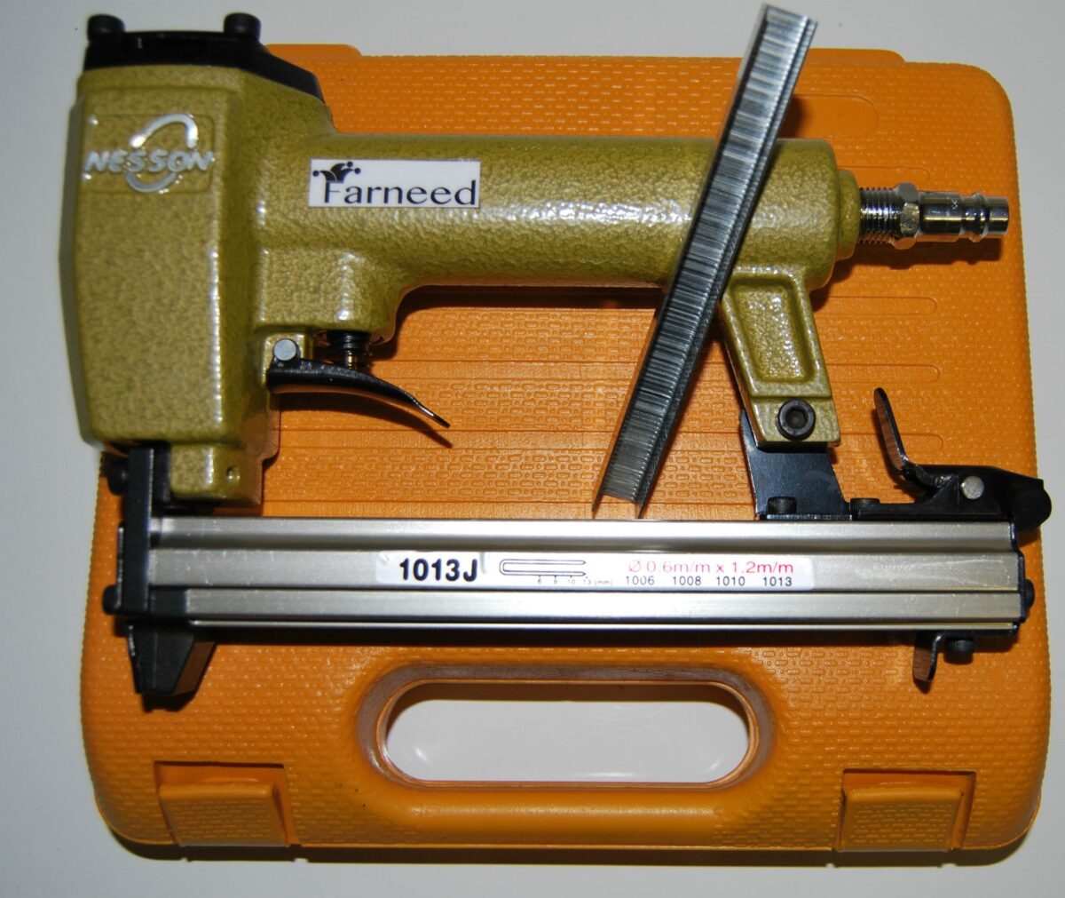 GRAPADORA GRAPADORA GRAPADORA NEUMÁTICA DE AIRE COMPRIMIDO PROF. 1013