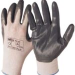 12 PARES DE GUANTES DE TRABAJO RECUBIERTOS DE NYLON / NITRILO TALLA 9 par de guantes
