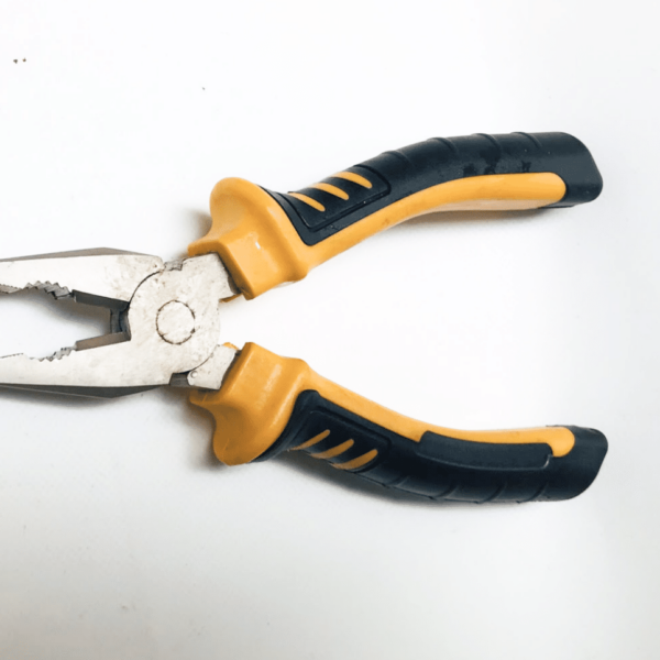 ALICATES ALICATES UNIVERSALES ELECTRICISTA AISLADO TRABAJO MORDAZAS DE ACERO 170 MM 892 BA